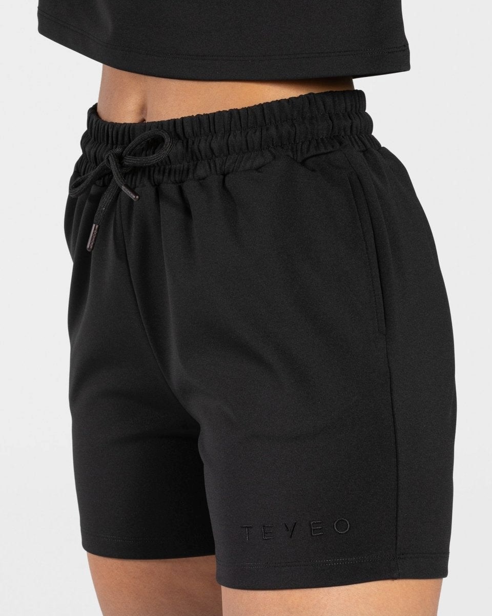 TEVEO Charming Oversized Shorts Čierne | 304765-HXY