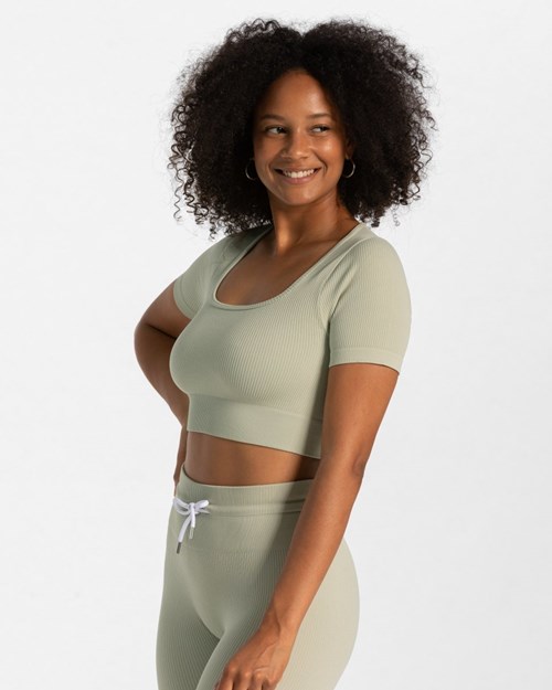 TEVEO Rebrovaný Crop Top Salbei | 481962-FLZ